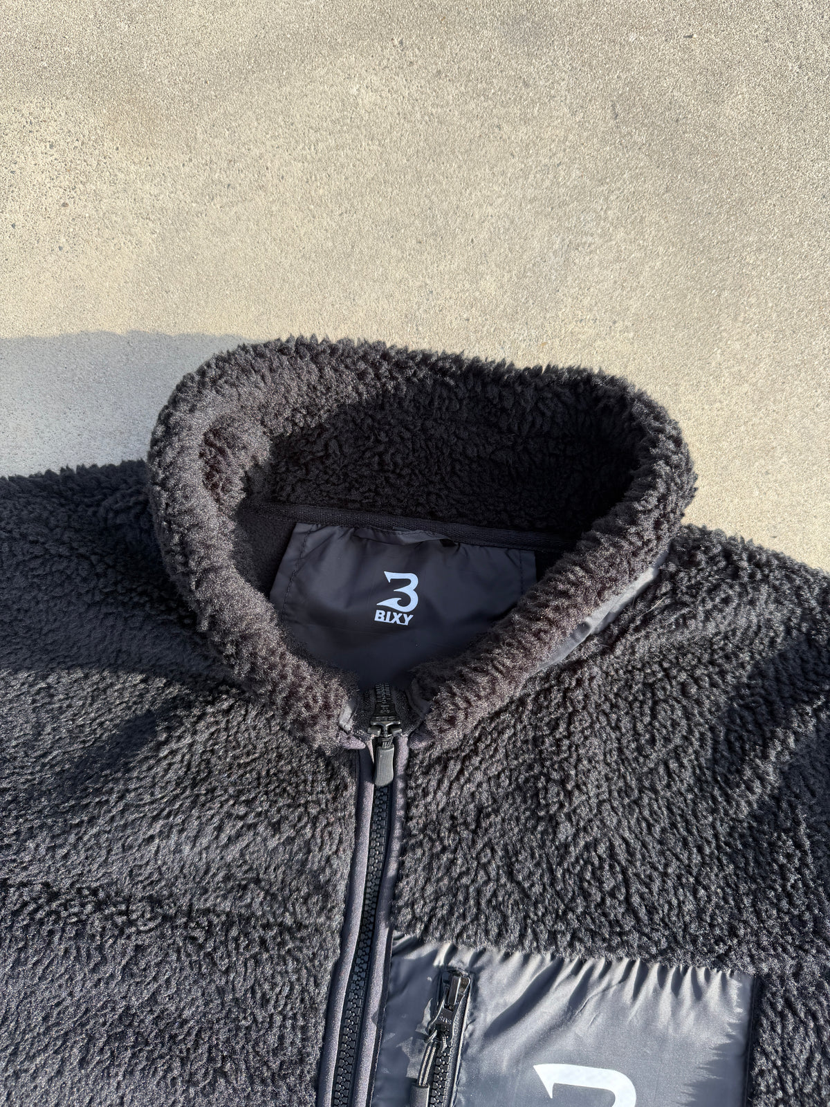 Veste Sherpa BIXY, détail col et matière sherpa